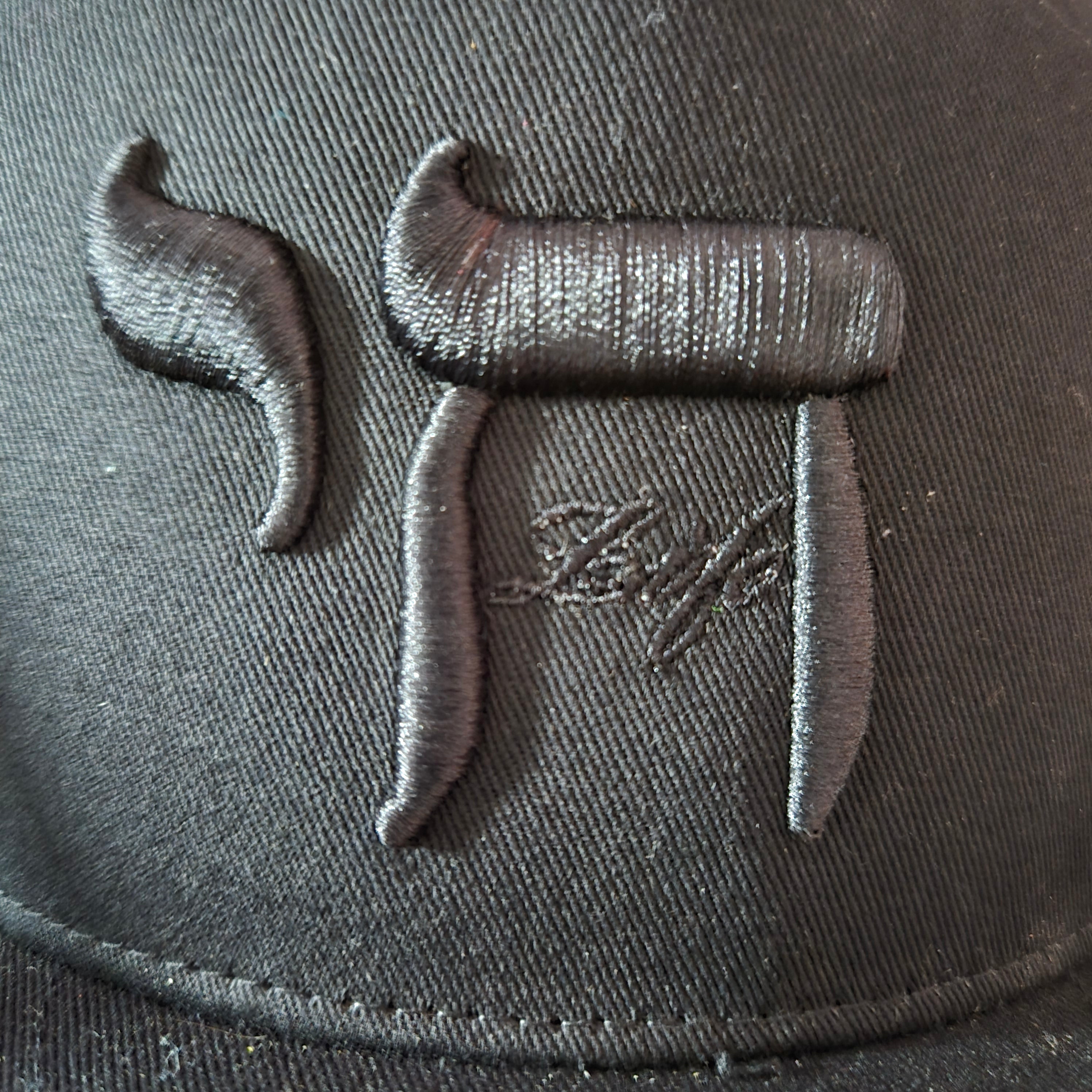 (חי) Chai Life Fitted Hat